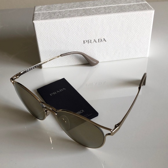 Used like new! Prada SPR 62S - Picture 2 of 4